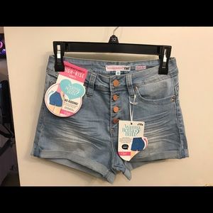Light wash YMI denim shorts